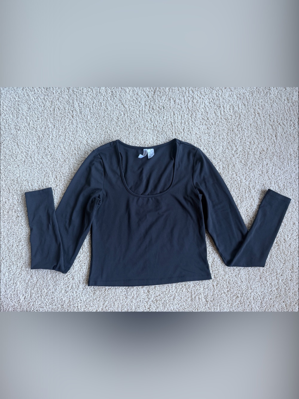 H&M Black Long-Sleeve Scoop Neck Crop Top